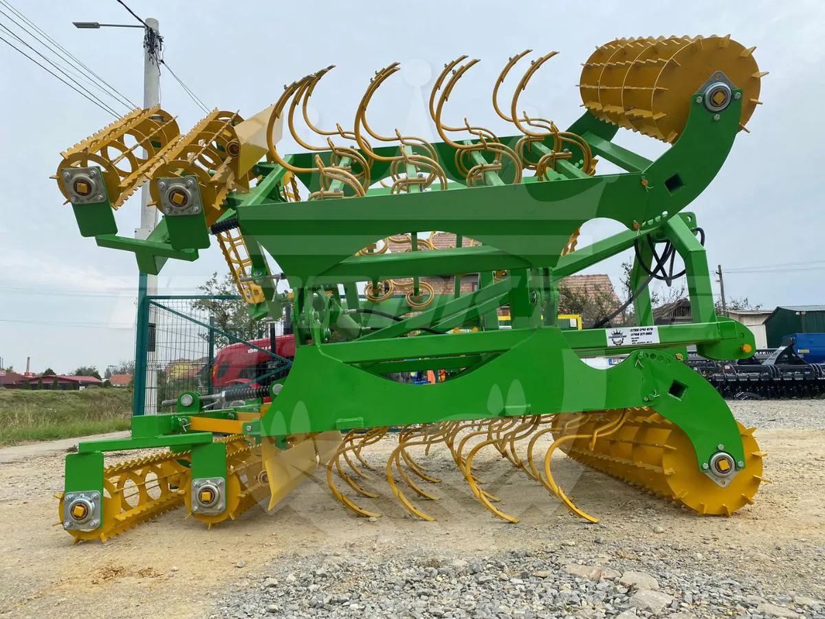 Combinator Letak cu tavalug in fata cadru rabatabil Terraking utilaje agricole Salonta (10) Combinator Letak cu tavalug in fata cadru rabatabil Terra King Salonta Utilaje Agricole Oradea Bihor