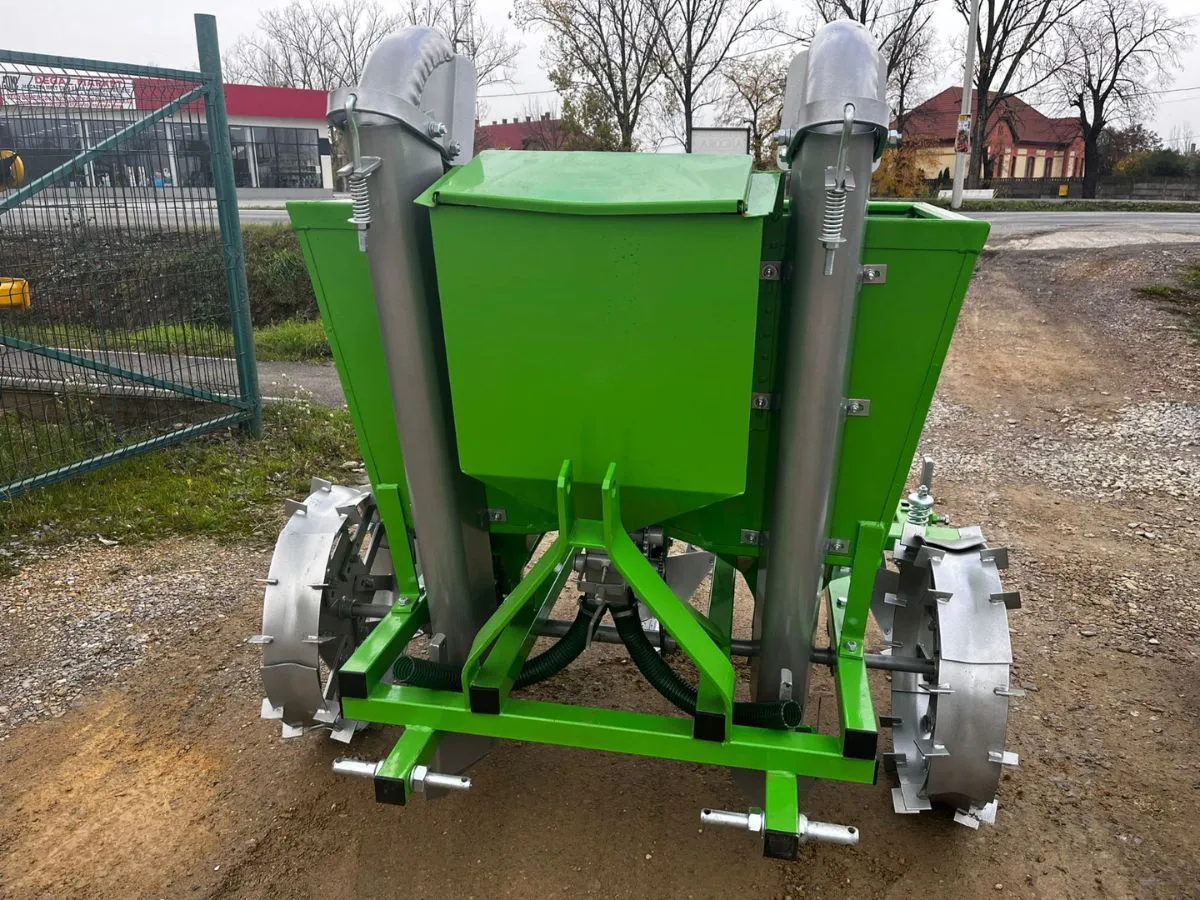 Plantator cartofi cu fertilizare Bomet Gemini Terraking Utilaje agricole Salonta (2) Plantator cartofi Bomet Gemini Terra King Salonta Utilaje Agricole Oradea Bihor