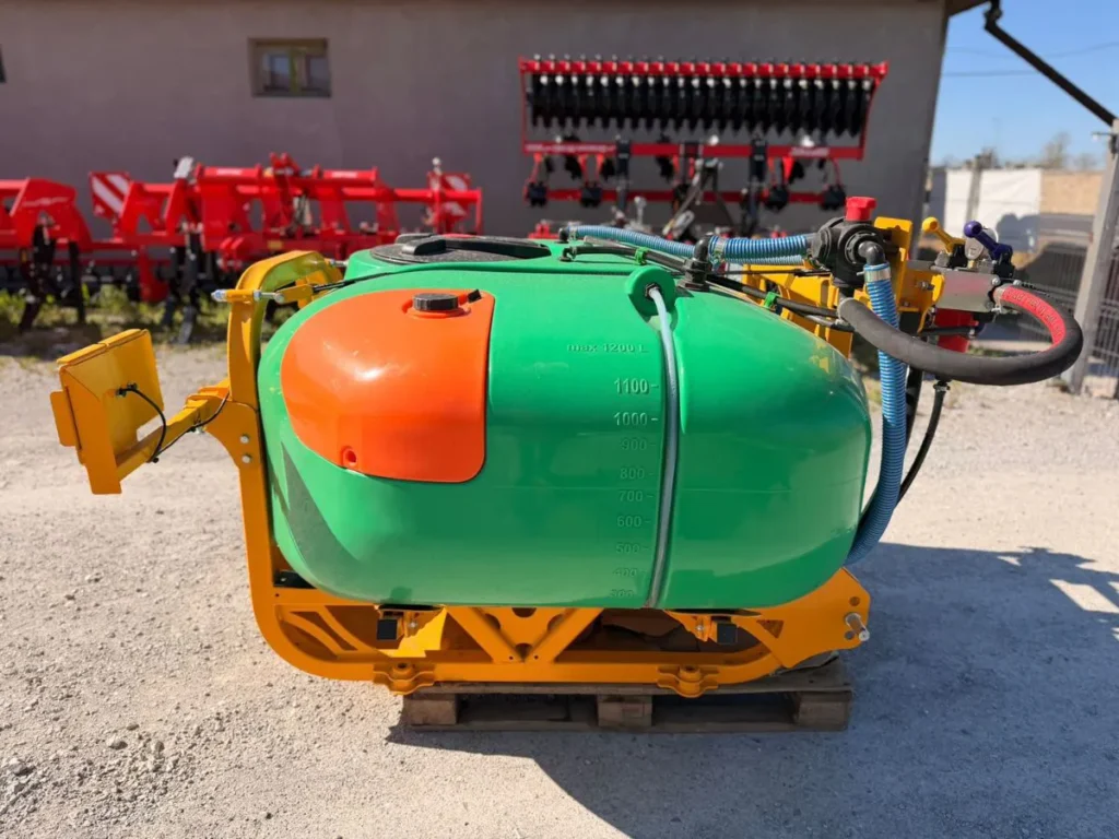Rezervor frontal alimentare intalatie de erbicidat Tolmet Terra King Salonta Utilaje Agricole Oradea Bihor